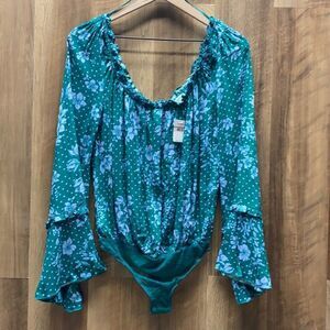 FREE PEOPLE - Green Bodysuit w/Bell Sleeves